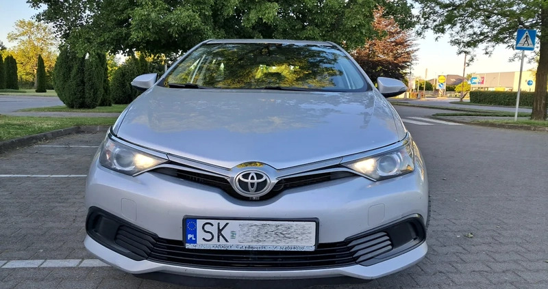 Toyota Auris cena 39900 przebieg: 236000, rok produkcji 2018 z Szczebrzeszyn małe 172